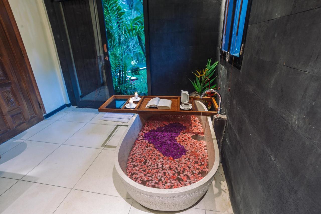 Leona * Ubud